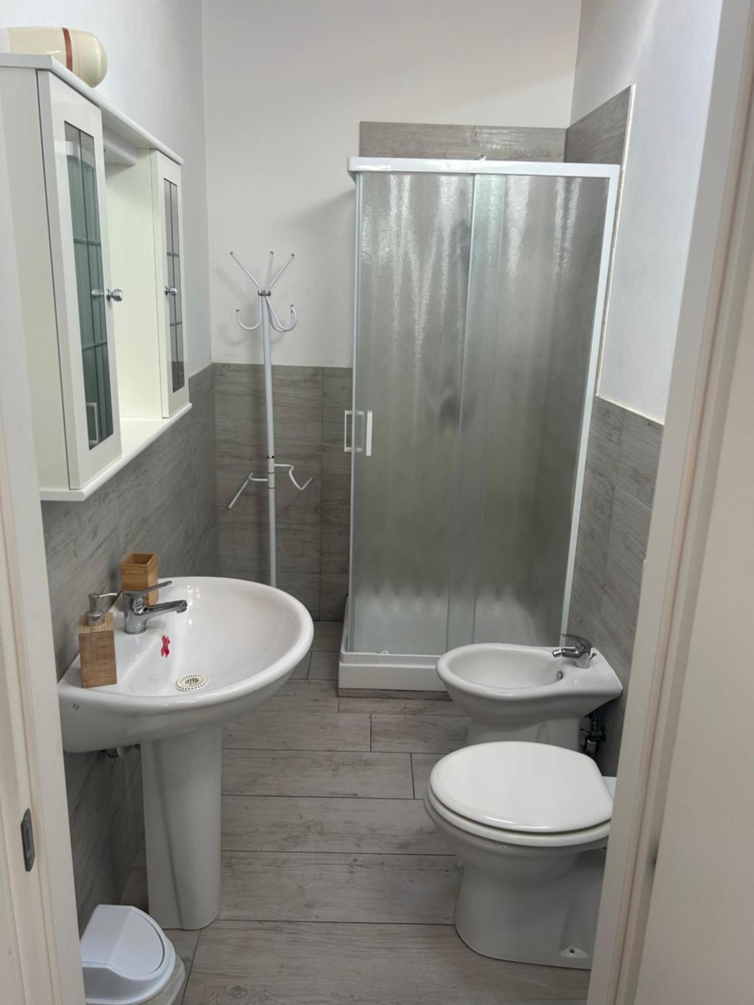Deni'S Apartments Сиракуза Екстериор снимка