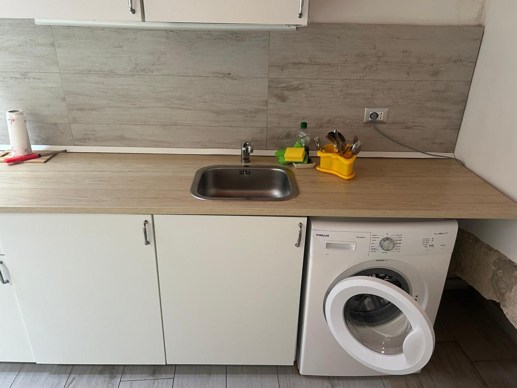 Deni'S Apartments Сиракуза Екстериор снимка