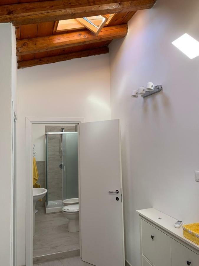 Deni'S Apartments Сиракуза Екстериор снимка