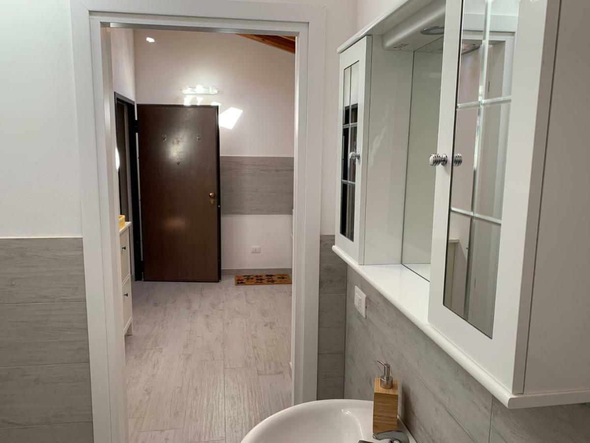 Deni'S Apartments Сиракуза Екстериор снимка