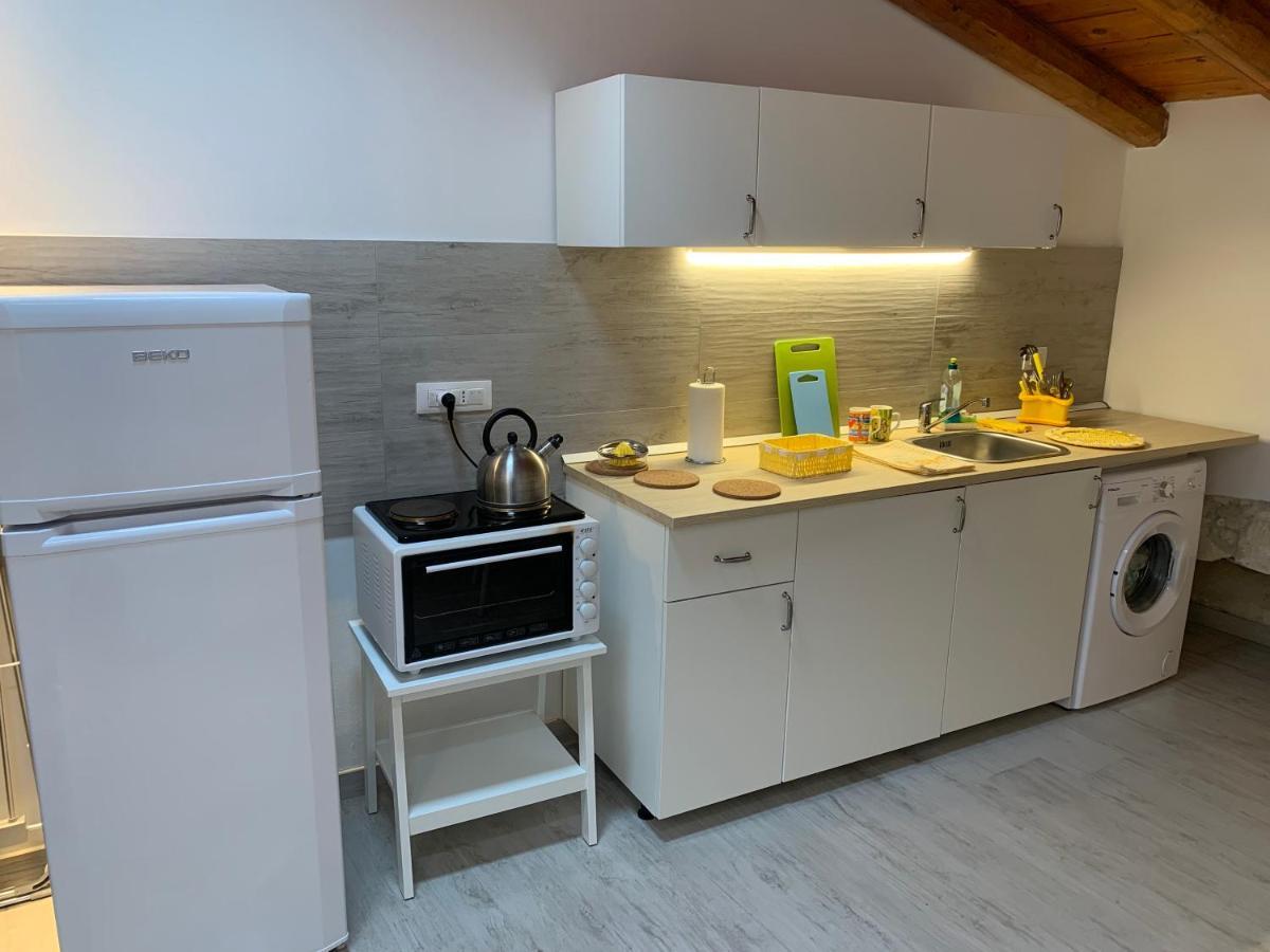 Deni'S Apartments Сиракуза Екстериор снимка