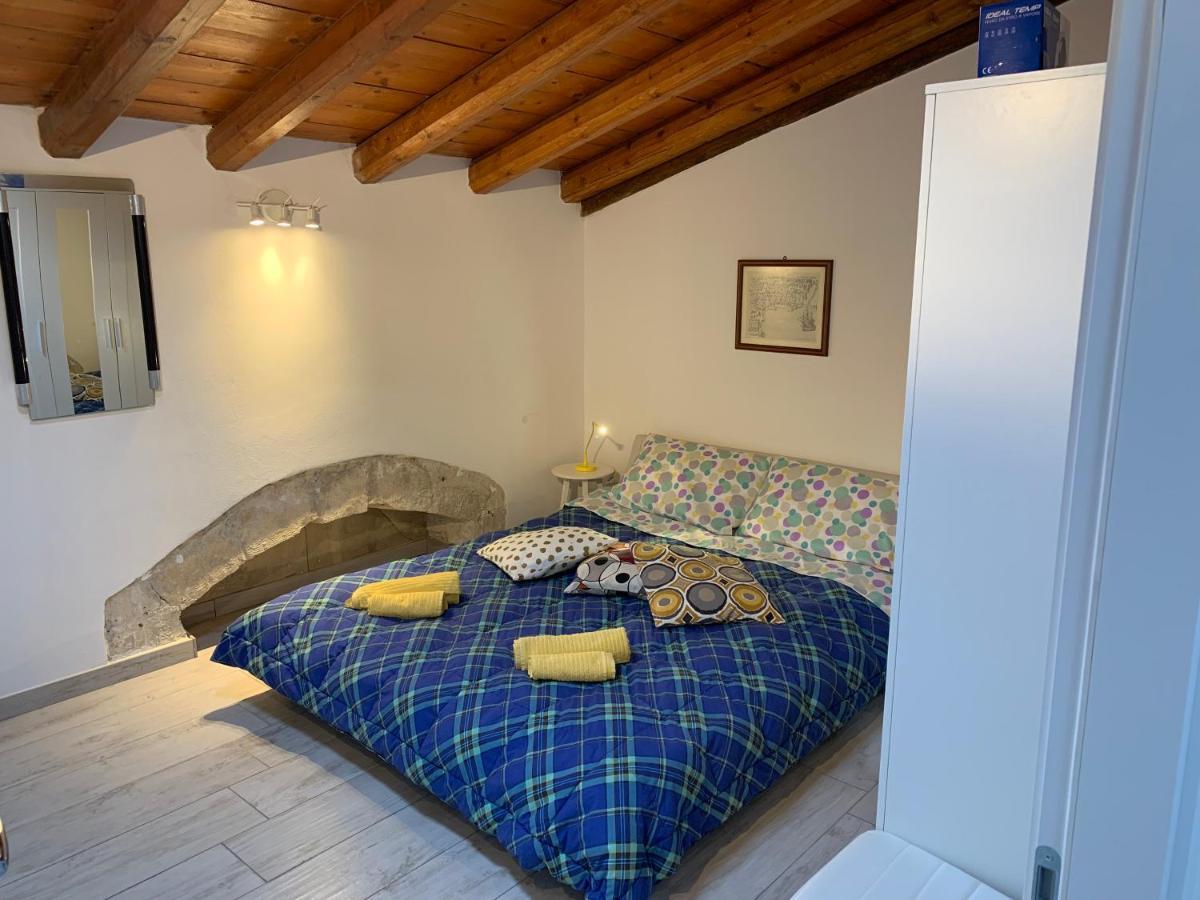 Deni'S Apartments Сиракуза Екстериор снимка
